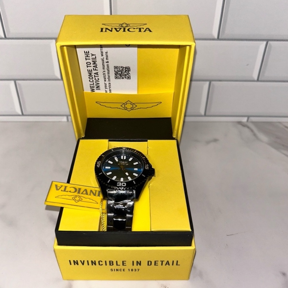 Pro Diver Men
Model 46320 - Men's Watch Quartz
